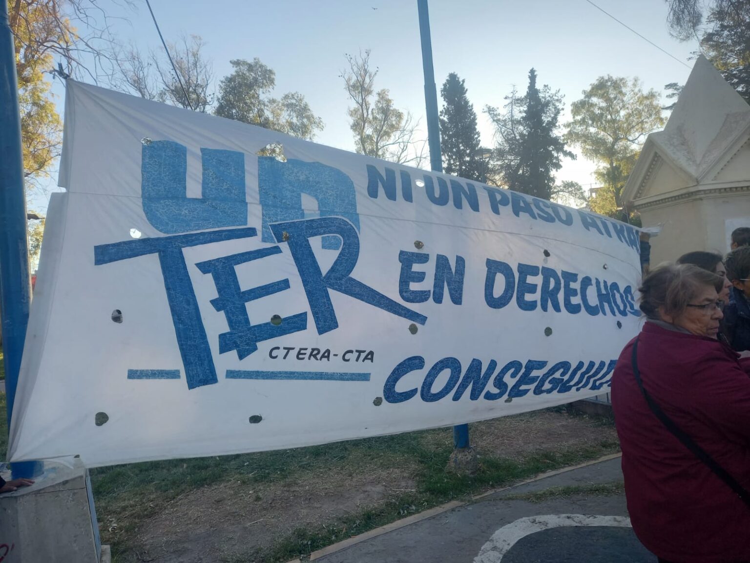 Unter: los diputados que votaron la Ley Bases «entregaron impunemente nuestros derechos»