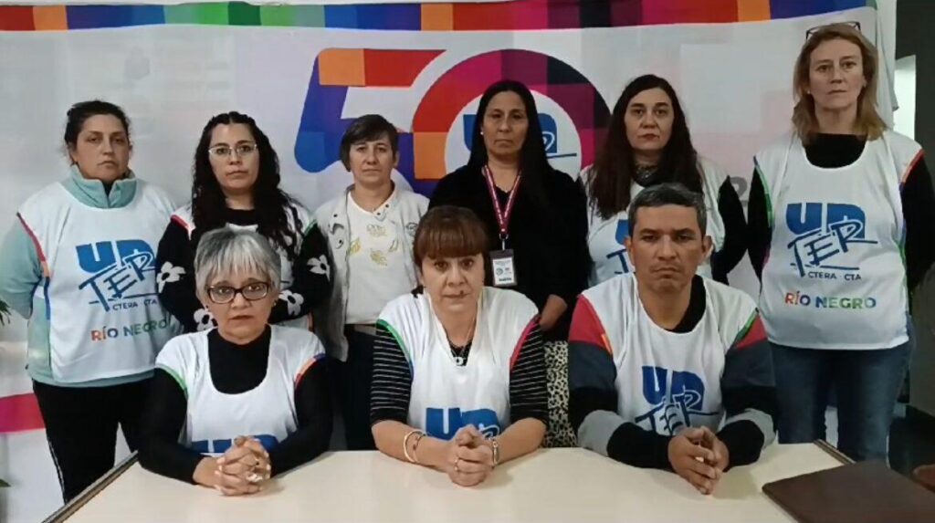 Los docentes públicos rechazaron la propuesta salarial y paran este viernes