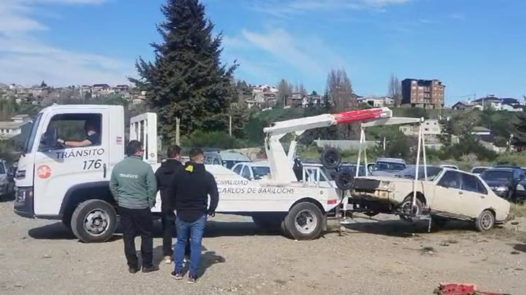 Seguridad vial: capacitan a trabajadores en el uso de los nuevos camiones grúa