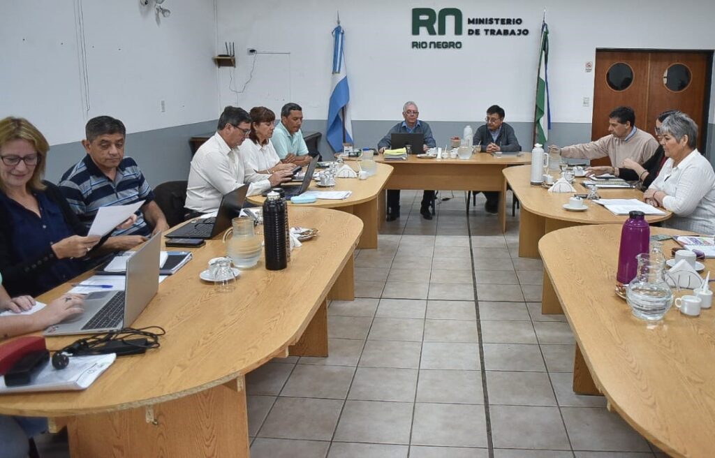 Tras la paritaria fallida, delegados de Unter se se reúnen en Villa Regina